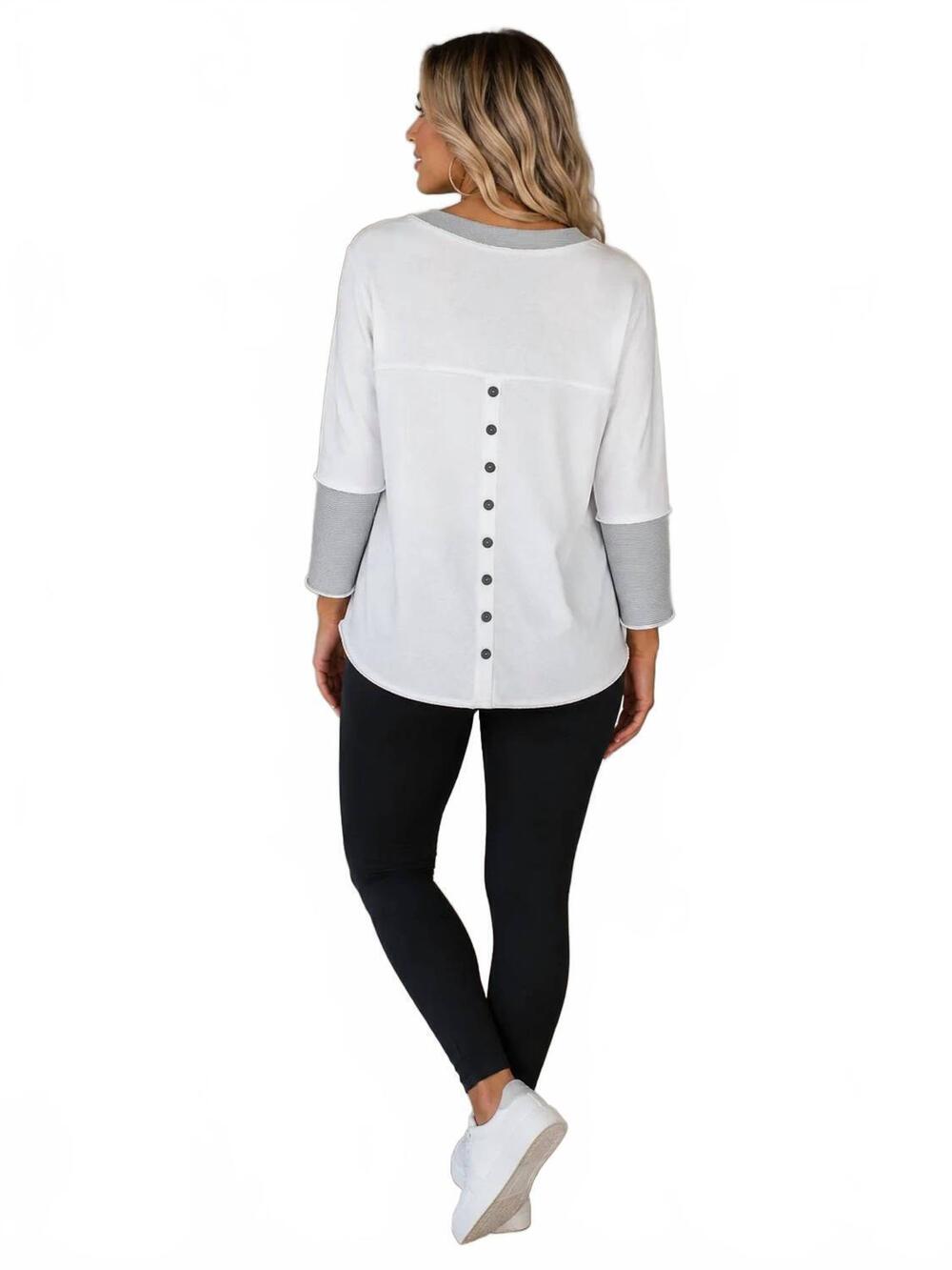 NEW LULU-B v-neck button-back top in white - Picture 2 of 4